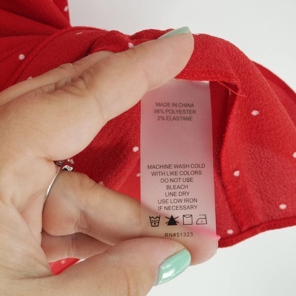 Vince Camuto Polka Dot Pearl Button Neck Short Sleeve Blouse Top Red Size Small - Picture 4 of 4